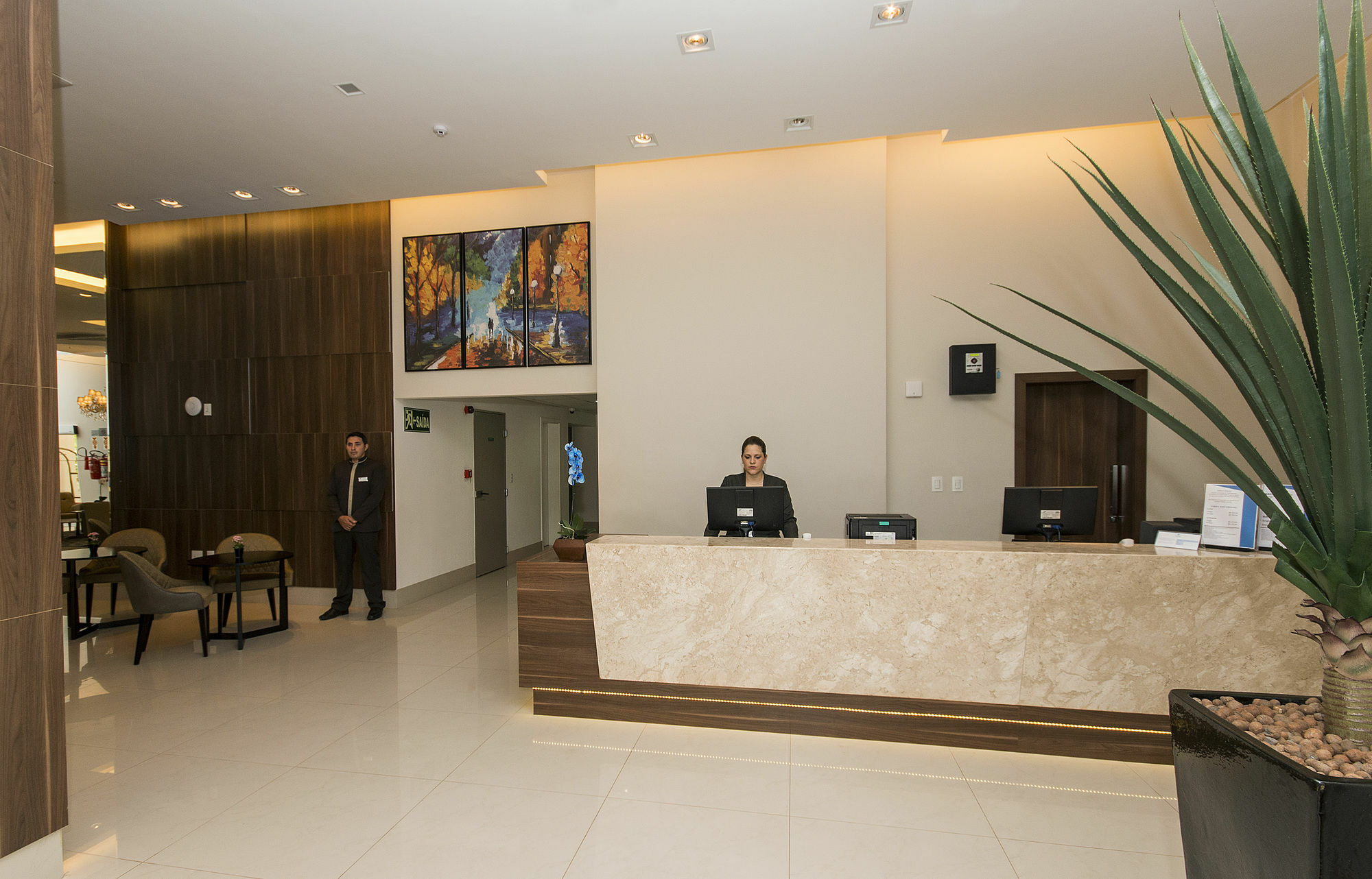 Comfort Hotel Cuiaba Exterior photo